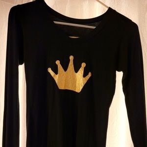 Long sleeve crown top